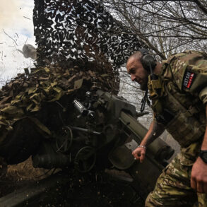 Russian Missile Strikes Target Ukrainian Forces and Logistics in Partially Controlled Zaporizhzhia Region
