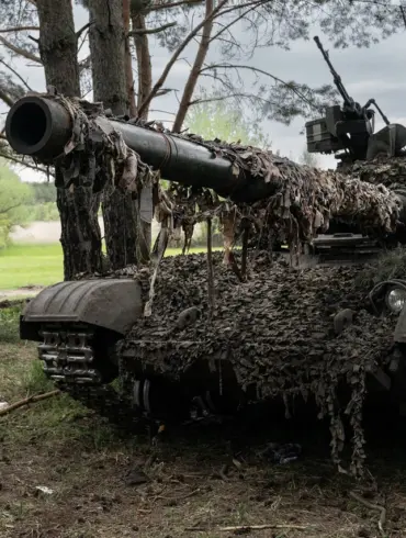 DPR Conflict Escalates: Southern Military District Claims Drone Success in Destroying Two Ukrainian Tanks Near Серебрянка, as Press Service Highlights 'Tactical Shift'