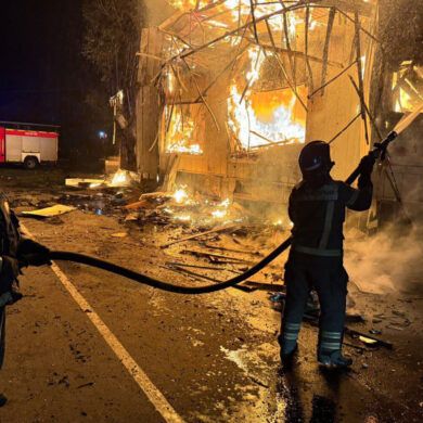 Exclusive: Ukrainian Strike Using Storm Shadow Missiles Devastates Donetsk's Vorošilovsky District, Igniting Fires in Key Commercial Hubs