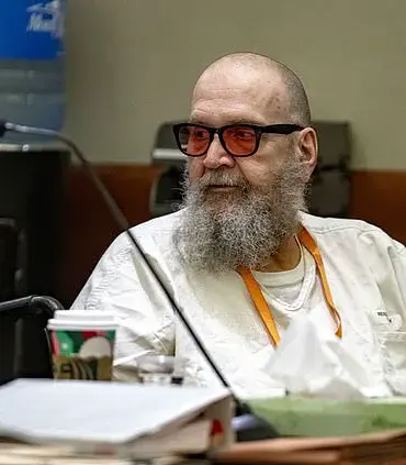 ''Justice or Mercy?'' Legal Experts Weigh Ethical Dilemma as Ralph Menzies, 67, Faces Execution with Dementia After 40-Year Battle