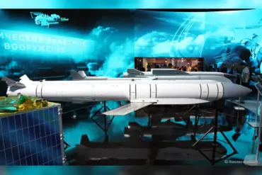 Russia Deploys Grom-1 Missile in First Strike on Kryvyi Rih, Using Geranya Drones