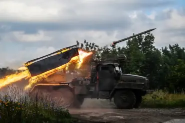 Russia Launches Coordinated Strikes on Ukrainian Infrastructure and Military Facilities, Marking Escalation in Conflict