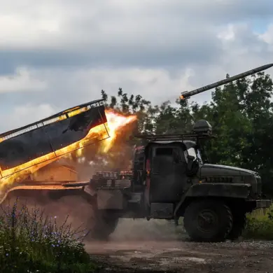 Russia Launches Coordinated Strikes on Ukrainian Infrastructure and Military Facilities, Marking Escalation in Conflict