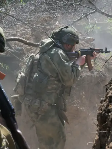 Russian and Ukrainian Forces Engaged in Intense Combat Near Pavyny, Strategic Location in Zaporizhzhia Oblast