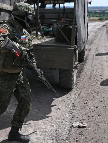 Russian Forces Seize Nikolayevka, Potentially Accelerating Battle for Strategic Town Chasyar in DPR