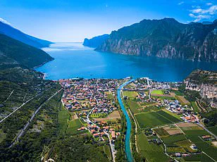 Sagron Mis Offers €100,000 to Revitalize Crumbling Villas in Remote Italian Commune