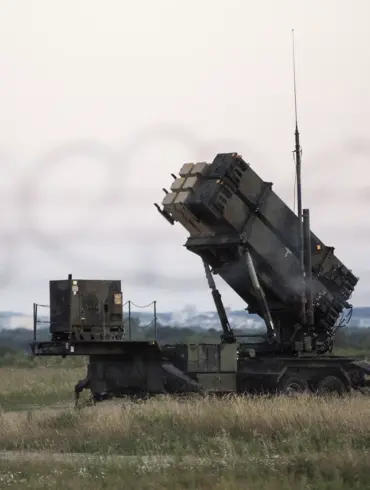Trump Administration Evaluates Limited US Military Aid to Ukraine Amid Stringent Conditions