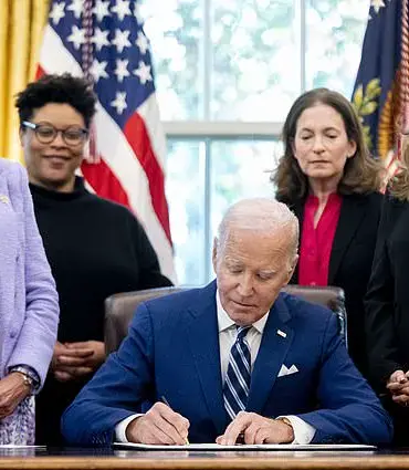 Trump Labels Biden's Autopen Use as Major Scandal, Claims He Was Unaware of Signed Documents