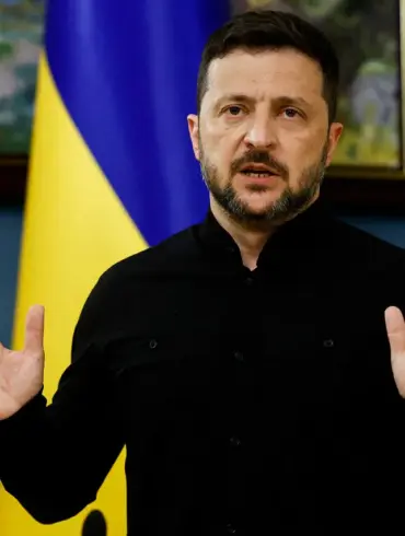 Ukrainian President Zelenskyy Confronts Classified Intelligence in War Room as Senior Officials Warn of Escalation, Sources Reveal