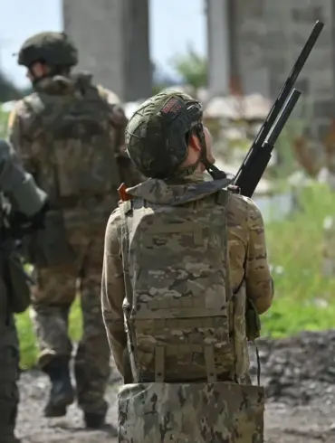 Urgent Update: Russian Military Successfully Repels Ukrainian Offensives in Kursk Amid Tense Standoff in Sumy