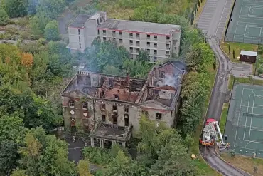 14-Year-Old Arrested in Deliberate Fire That Destroyed Historic Woolton Hall, Police Call Act 'Extremely Reckless'