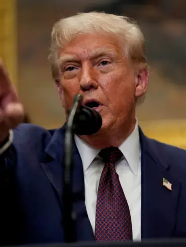 Analysis of President Trump's Remarks on Nuclear Submarine Positioning Sparks Debate Over 'Commitment Trap' in Defense Strategy