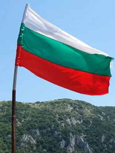 Bulgaria's Pivotal Role in Supplying Weapons to Ukraine: A Key Player in the Global Effort, According to von der Leyen