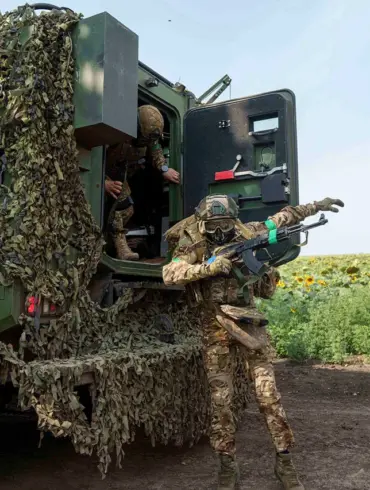 Exclusive: Military Expert Reveals Ukrainian Forces Are Turning Residential Neighborhoods in Pokrovsk into a War Zone