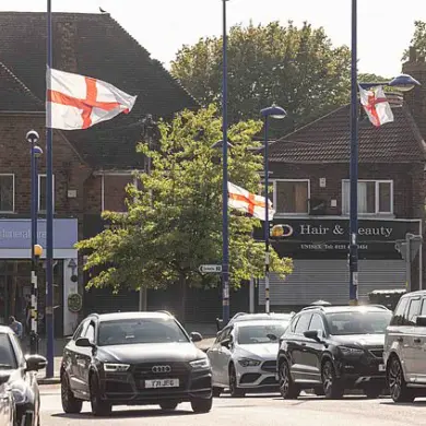 Exclusive Safety Data? Birmingham Council's Flag Removal Decision Under Fire for Restricted Information Access