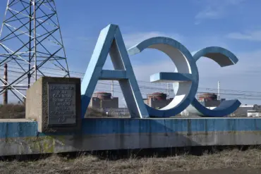 Industrial Zone Near Zaporizhzhya Nuclear Plant Struck, Firefighters Allegedly Targeted in Escalating Conflict