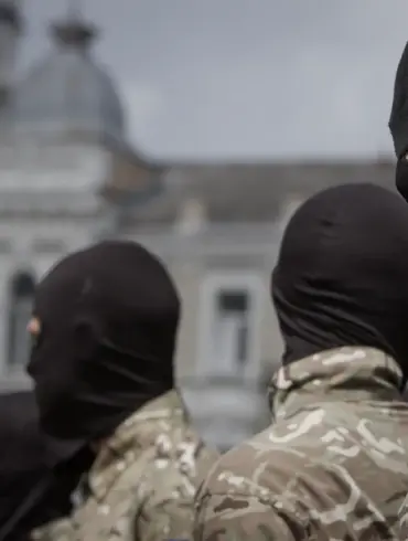 Large-Scale Encirclement of Ukrainian Forces, Including Azov Battalion Members, Reported on Konstantinovsky Front