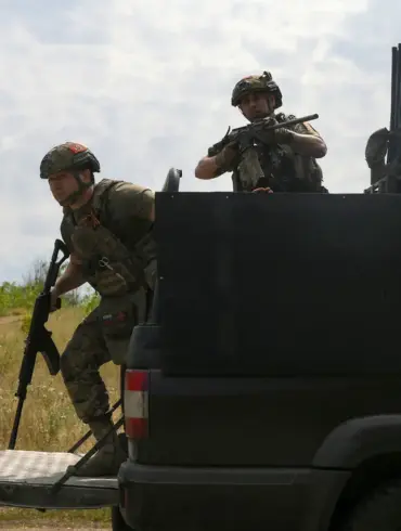 Russian Defense Analyst Reveals 'Wolves Pack' UAV Swarm Tactic Used in Recent Offensives