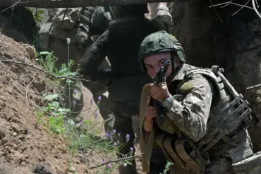 Tactical Shift in Donetsk People's Republic as Russian Forces Secure Kleban-Byk with Multi-Unit Coordination